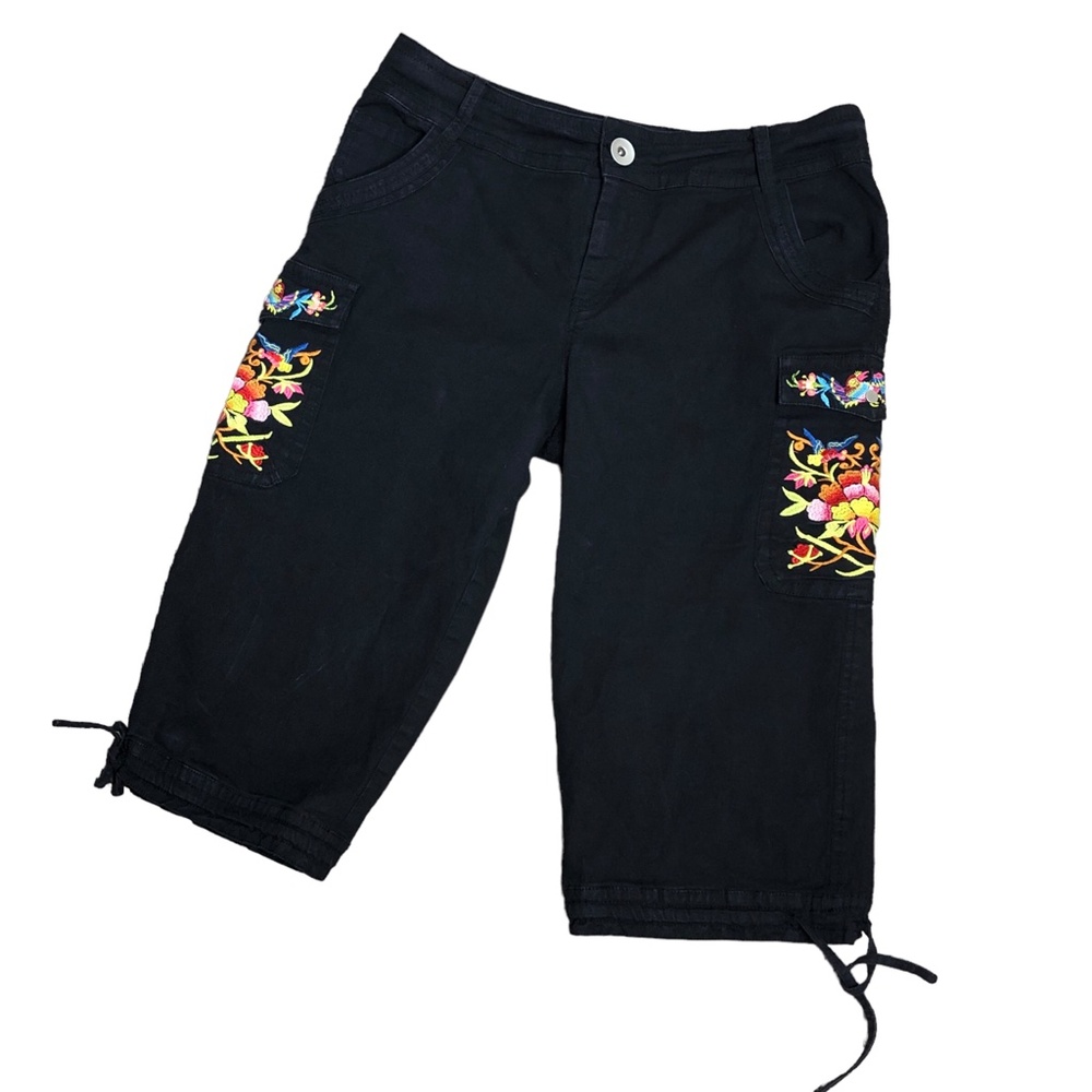 2 Friends Black Embroidered Crop Adjustable Drawstring Leg Capri Pants Size 10 - Picture 9 of 11